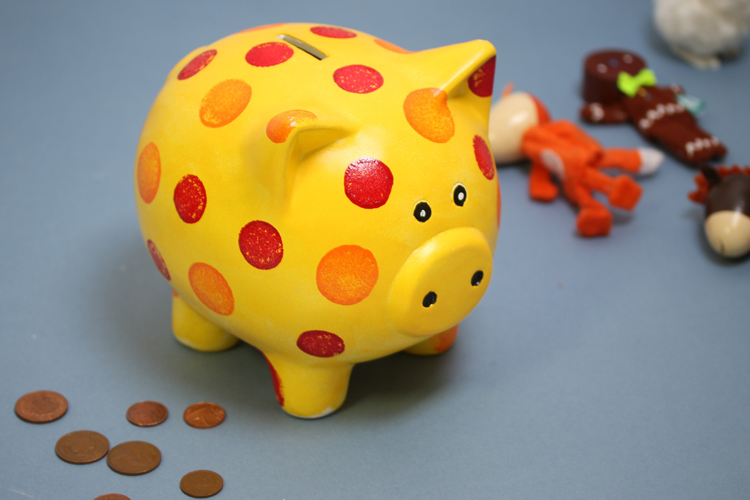 easy art and craft ideas for kids - personalised piggy bank